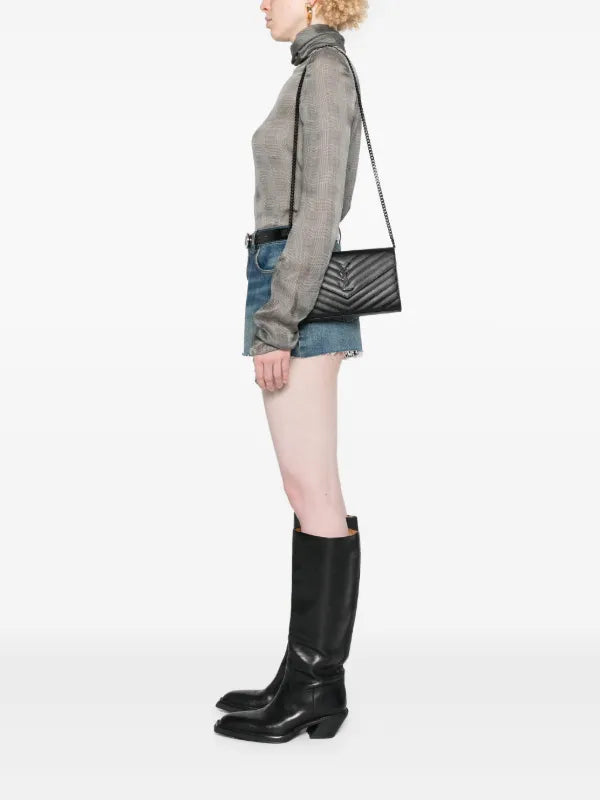 Saint Laurent
cartera con cadena y monograma